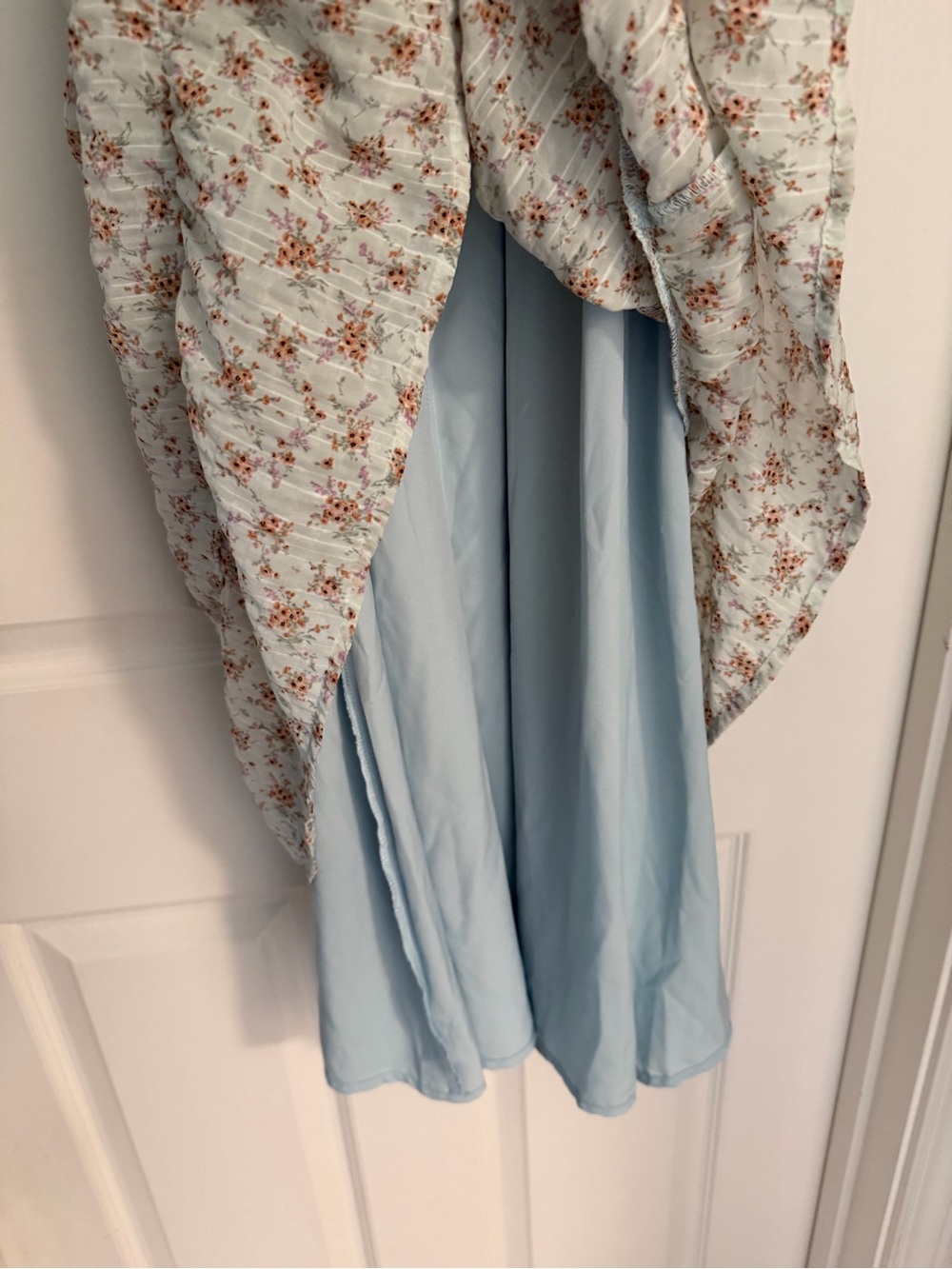 Boheme Light Blue Floral Midi Dress with Puff Sleeves - Picture 5 of 6